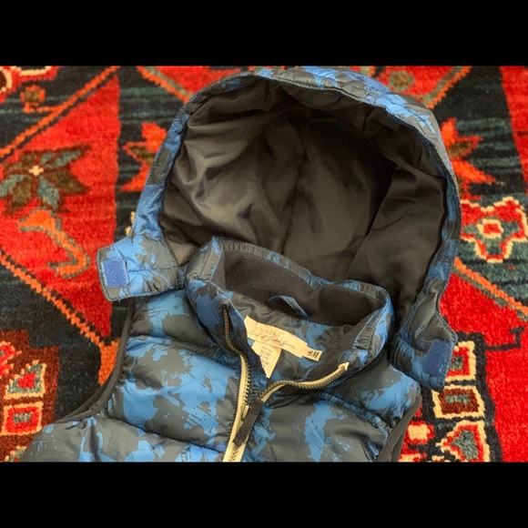 H&M L.O.G.G. Boys Zip Up Hooded Puffer Vest Jacket - Picture 2 of 9